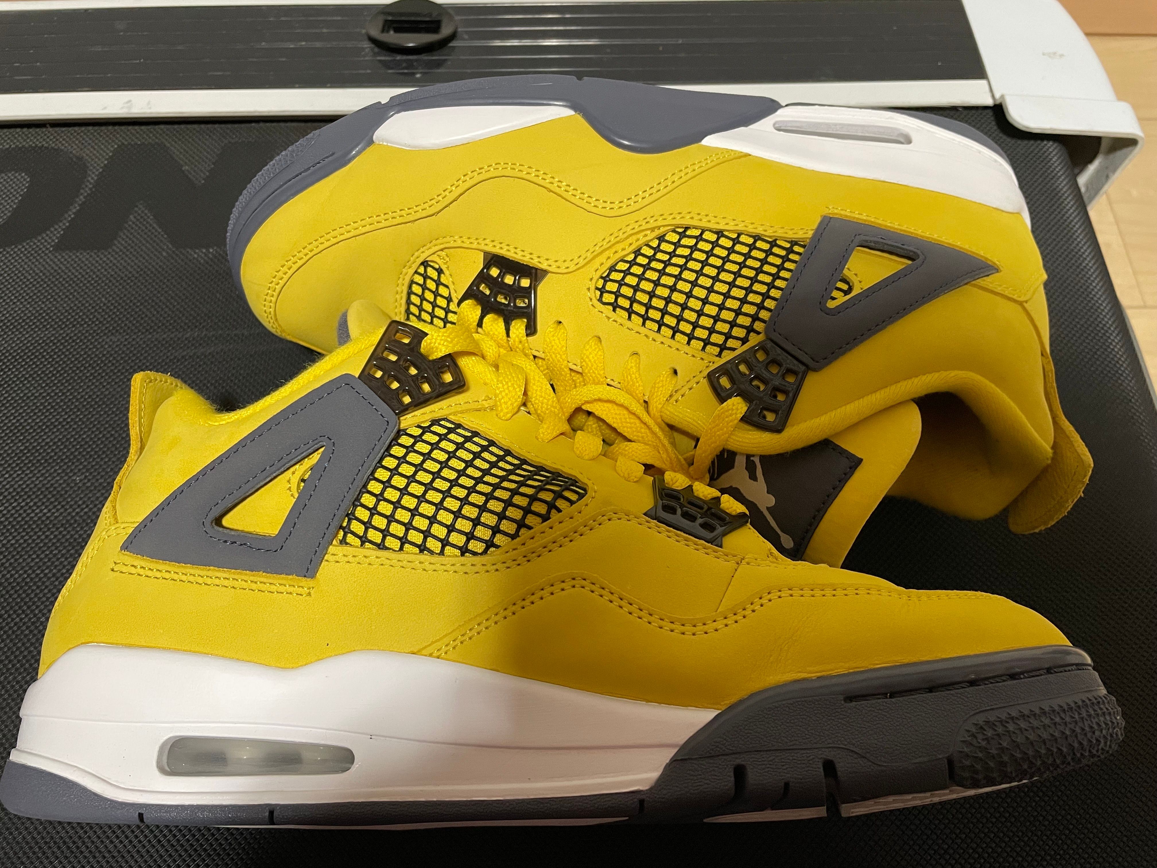 Nike Air Jordan 4 "Tour Yellow"