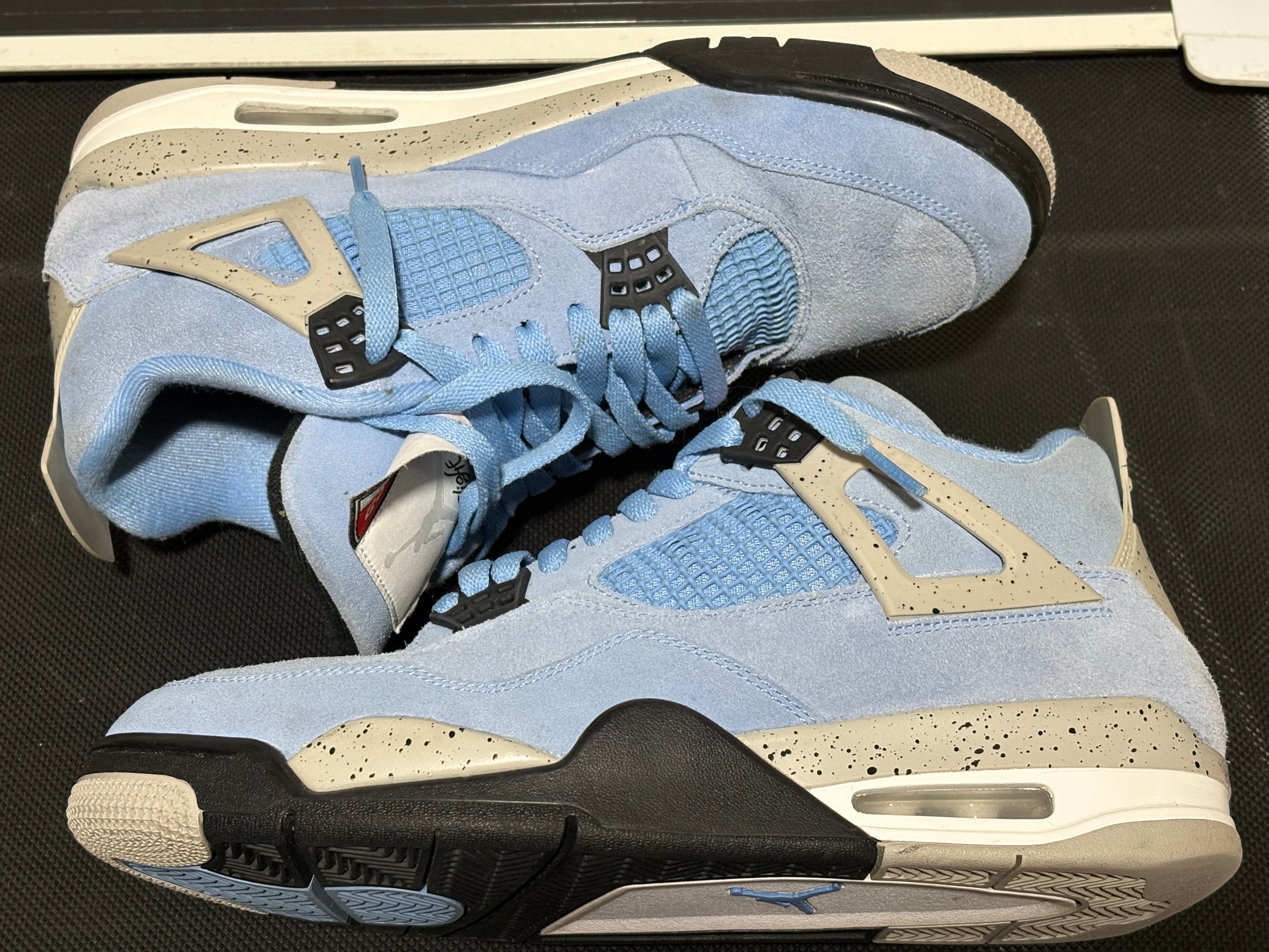 Nike Air Jordan 4 "University Blue"