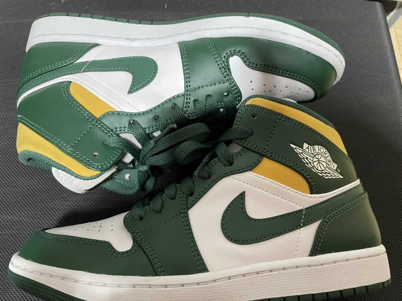 Nike Air Jordan 1 Mid "Seattle Supersonics"