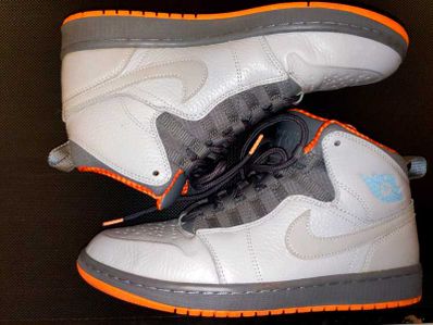 Nike Air Jordan 1 Retro Mid "94 Bobcats"
