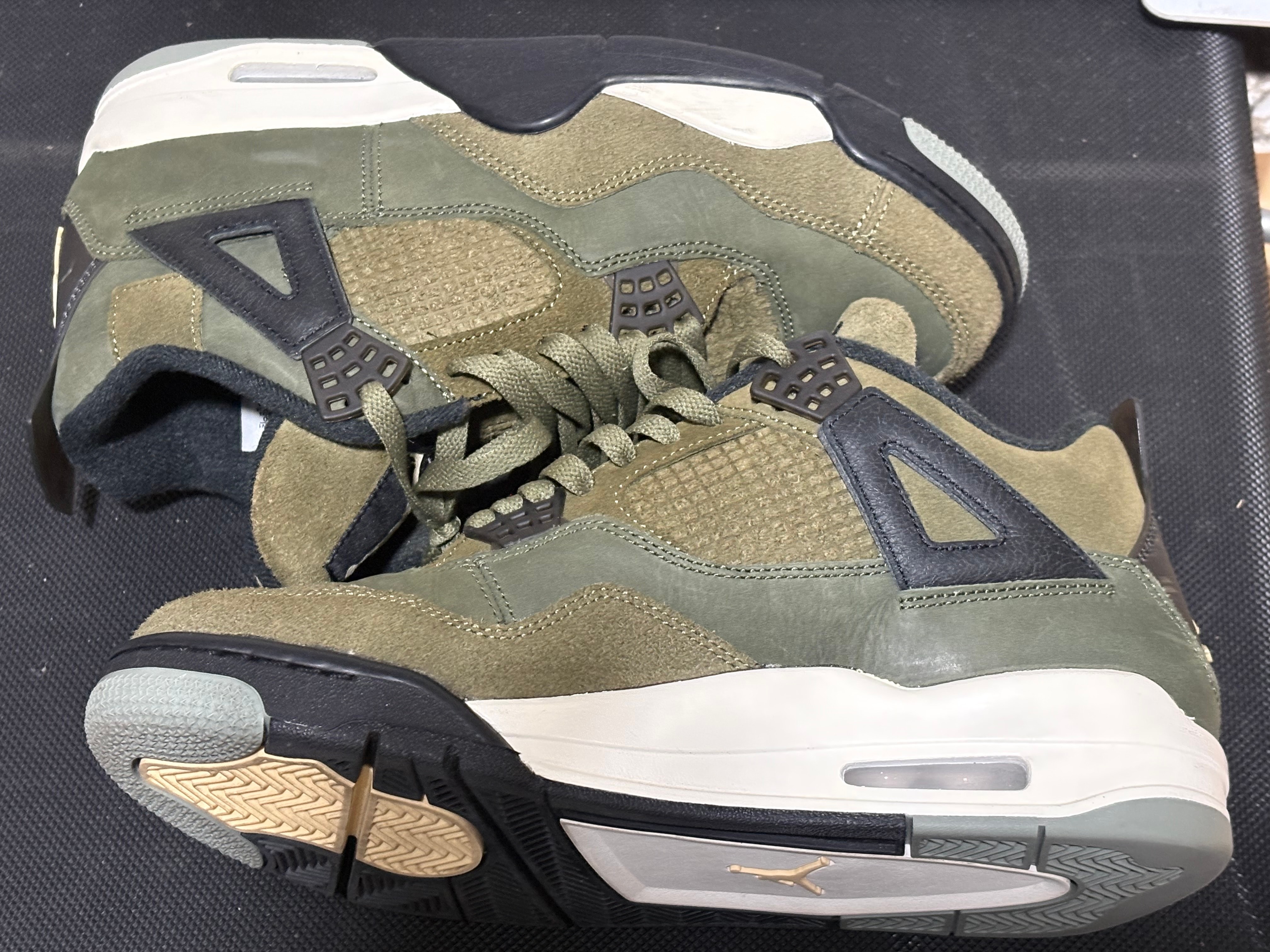Nike Air Jordan 4 Retro SE Craft "Olive"