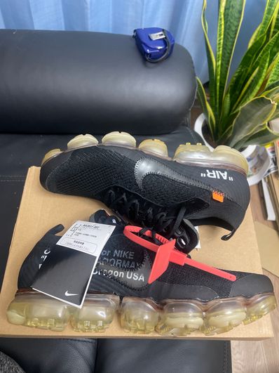 Off-White × Nike Air Vapormax "Black/Total Orange/Clear"