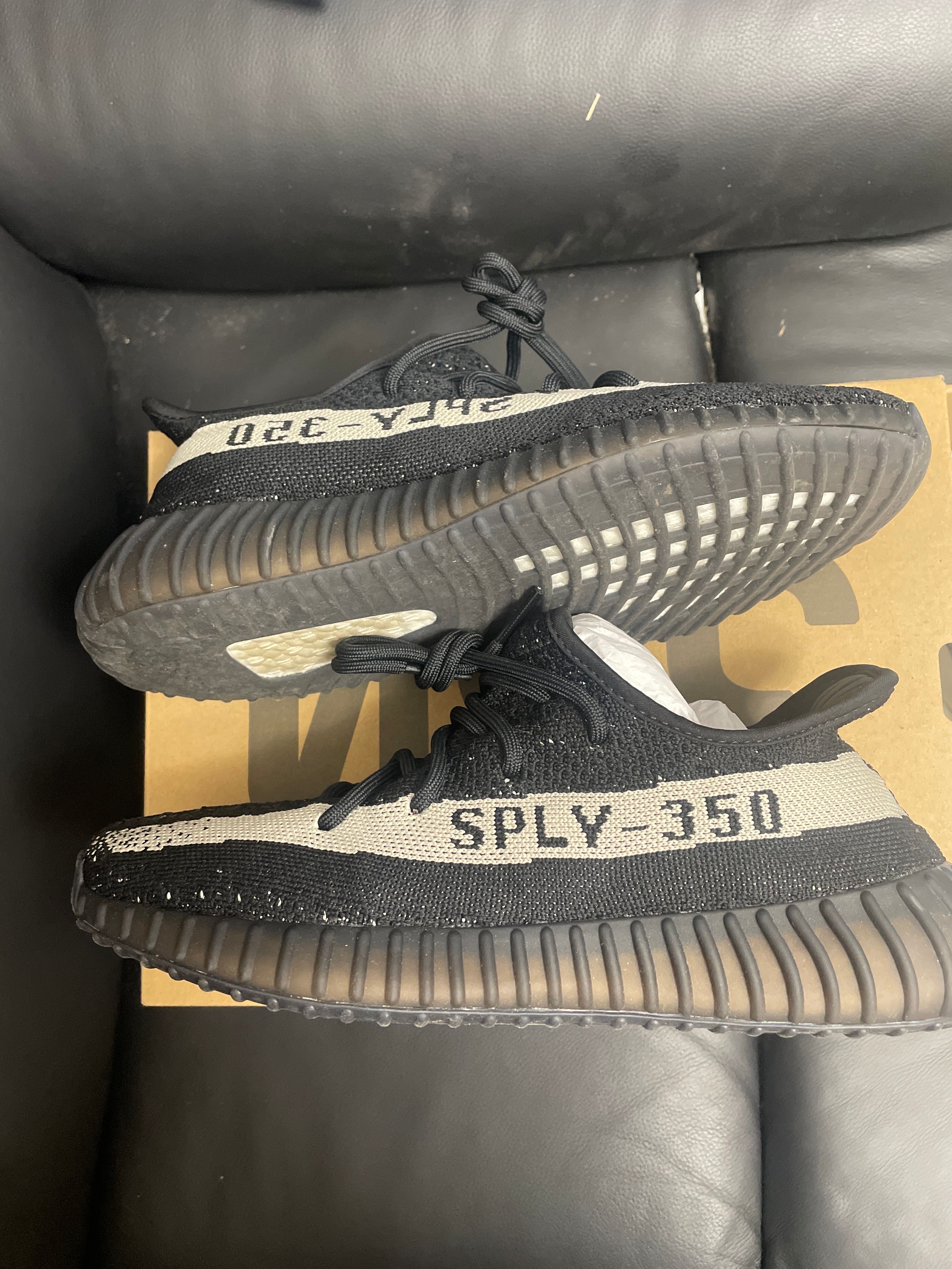 adidas YEEZY Boost 350 V2 "Oreo"