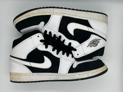 Nike Air Jordan 1 Mid "White/Black"