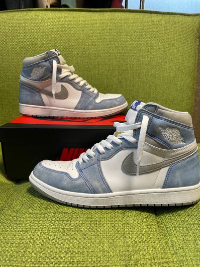 Nike Air Jordan 1 High OG "Hyper Royal"