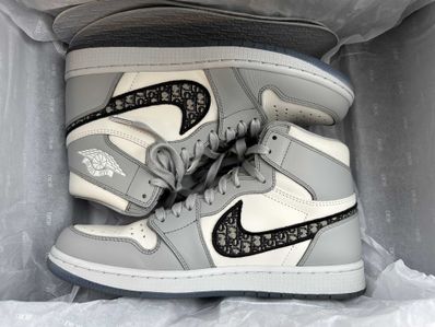 Dior × Nike Air Jordan 1 High OG