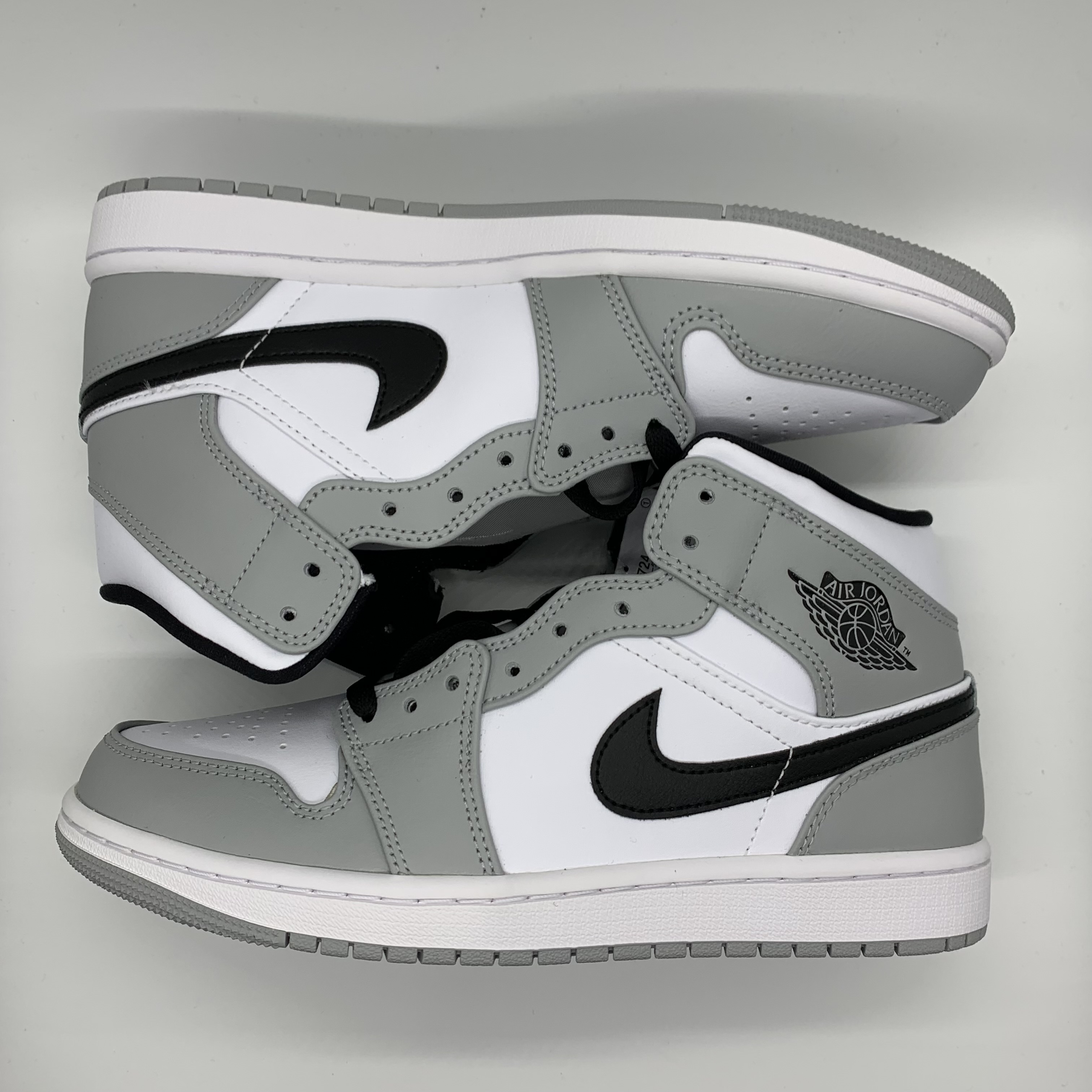 Nike Air Jordan 1 Mid "Light Smoke Grey/White/Black"
