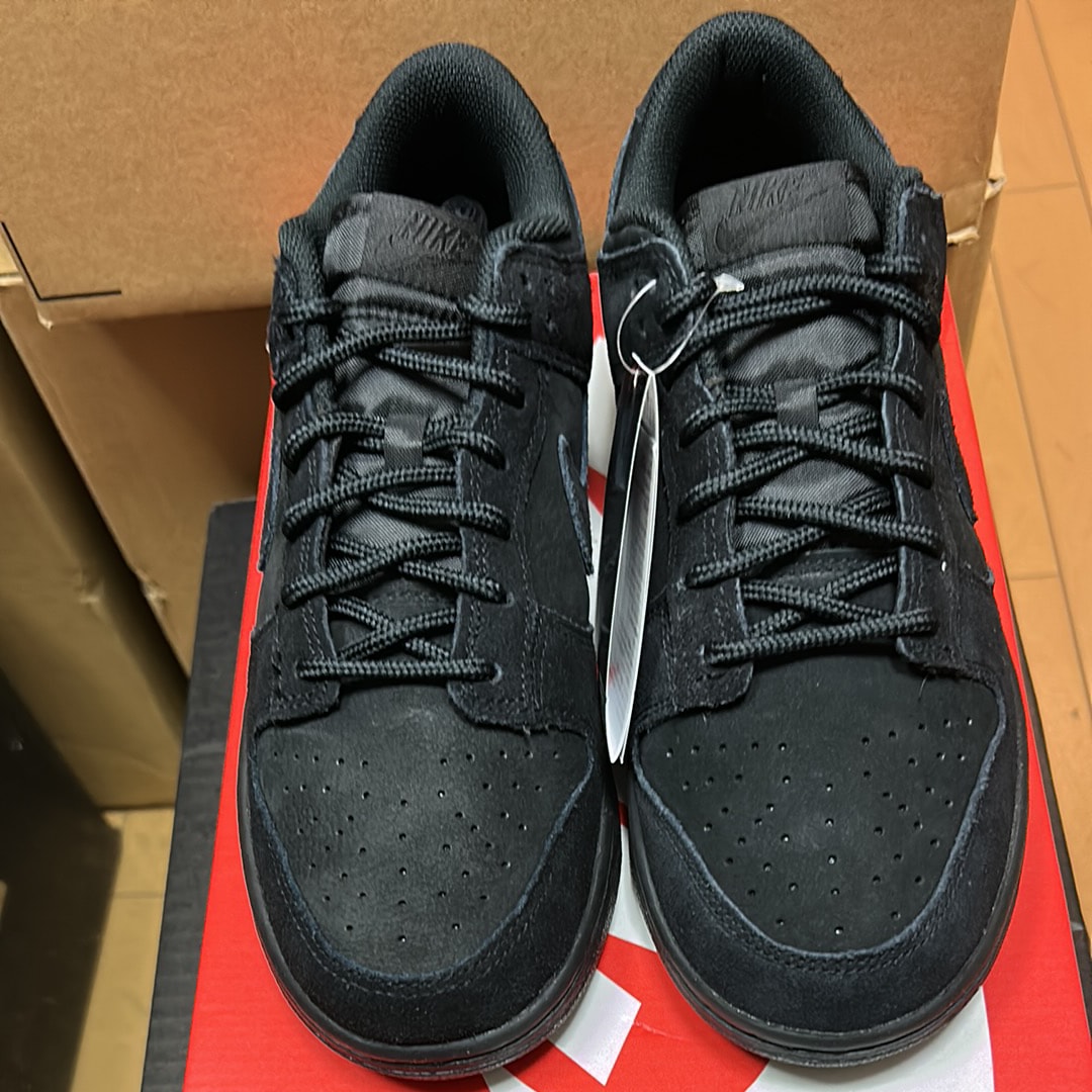 Nike Dunk Low SE "Triple Black"