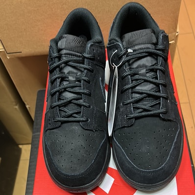 Nike Dunk Low SE "Triple Black"