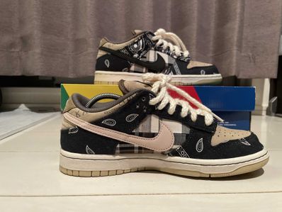 Travis Scott × Nike SB Dunk Low "Black/Parachute Beige"