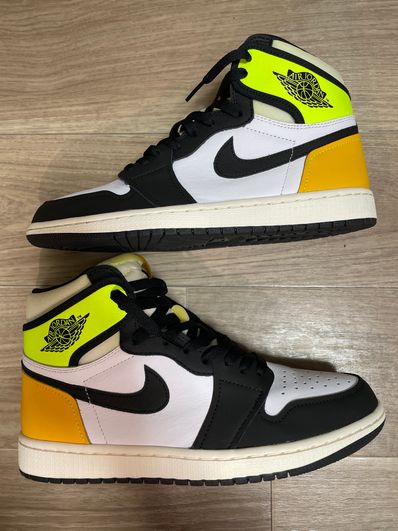 Nike Air Jordan 1 High OG "Volt Gold"