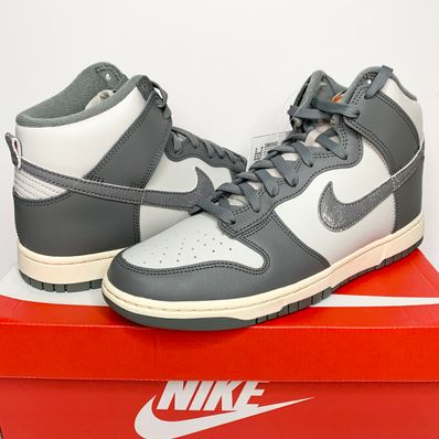 Nike Dunk High Retro SE Vintage "Light Bone and Tumbled Grey"