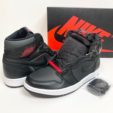 Nike Air Jordan 1 Retro High OG "Black/Metallic Silver/Gym Red"