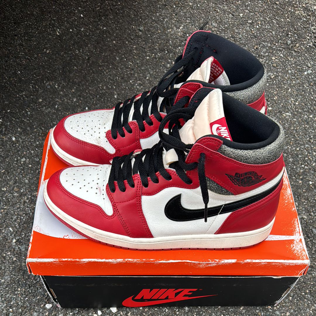 Nike Air Jordan 1 High OG "Lost & Found/Chicago"