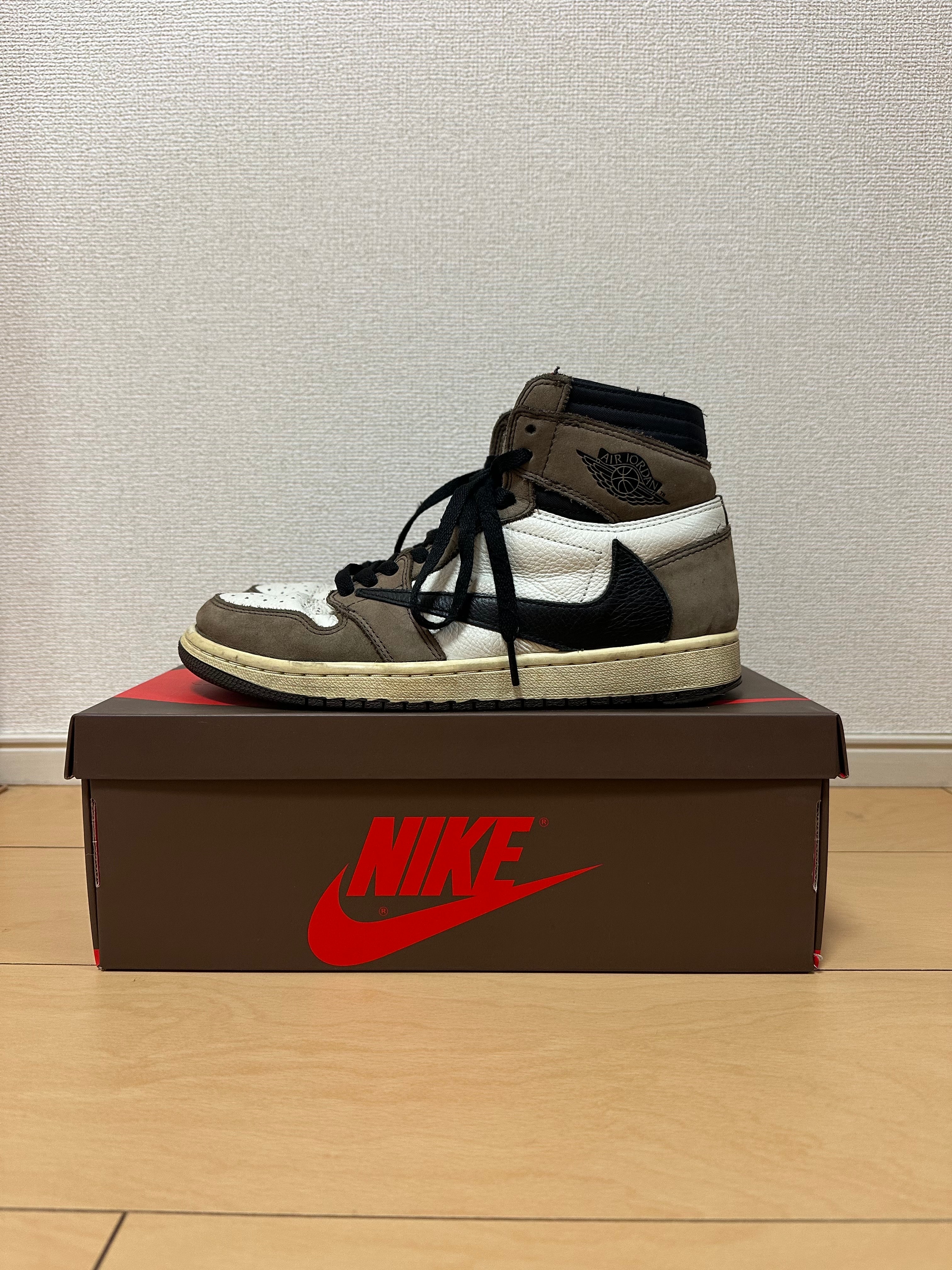 Travis Scott × Nike Air Jordan 1 Retro High OG TS SP "Sail/Dark Mocha"