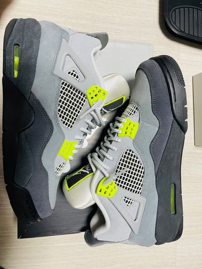 NIKE AIR JORDAN 4 RETRO LE "NEON"