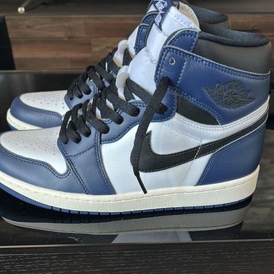 Nike Air Jordan 1 Retro High OG "Midnight Navy"