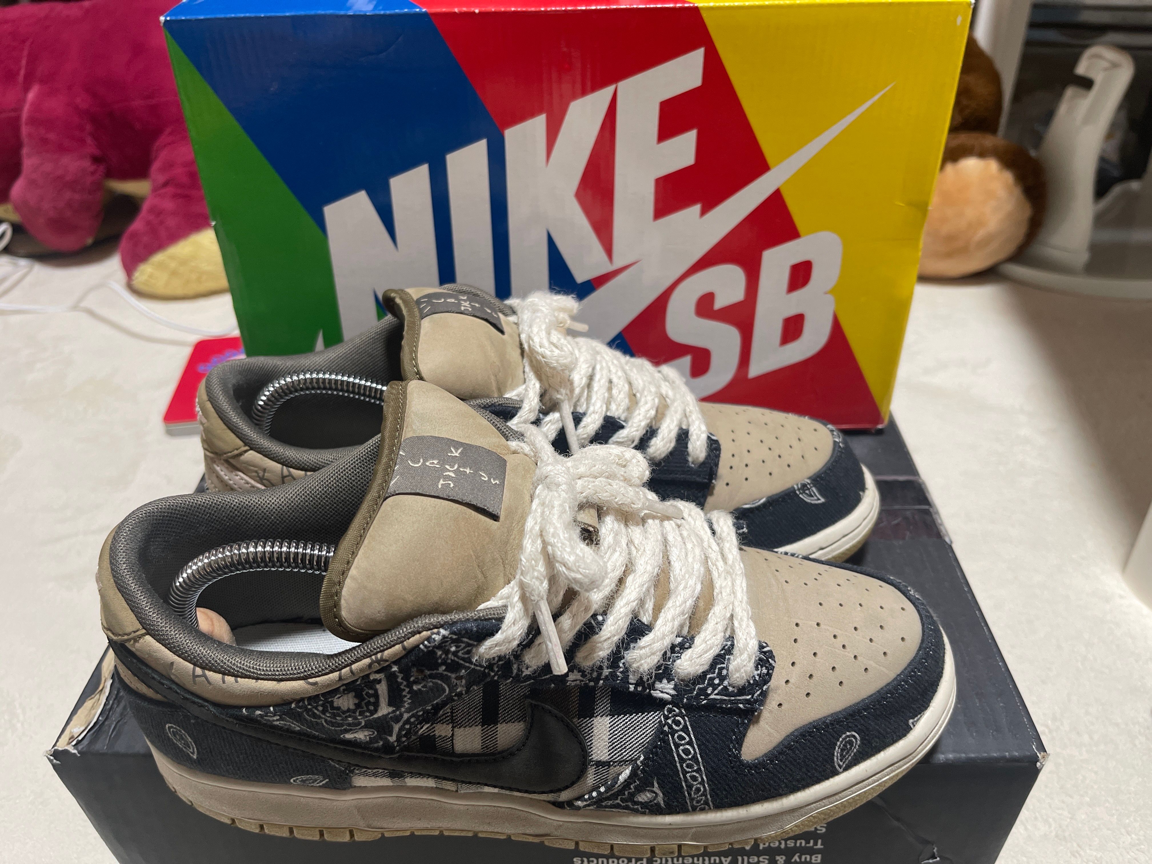 Travis Scott × Nike SB Dunk Low "Black/Parachute Beige"