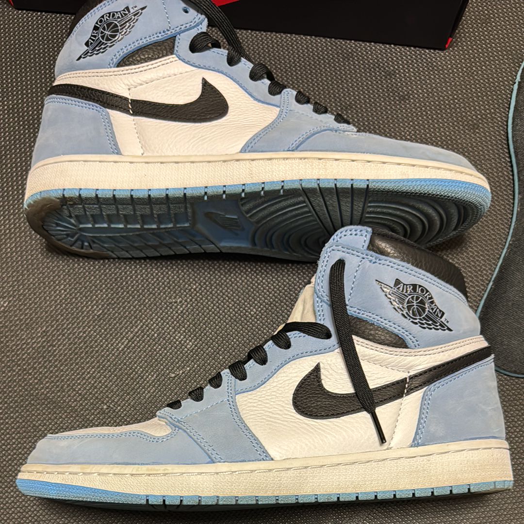 Nike Air Jordan 1 High OG "University Blue"