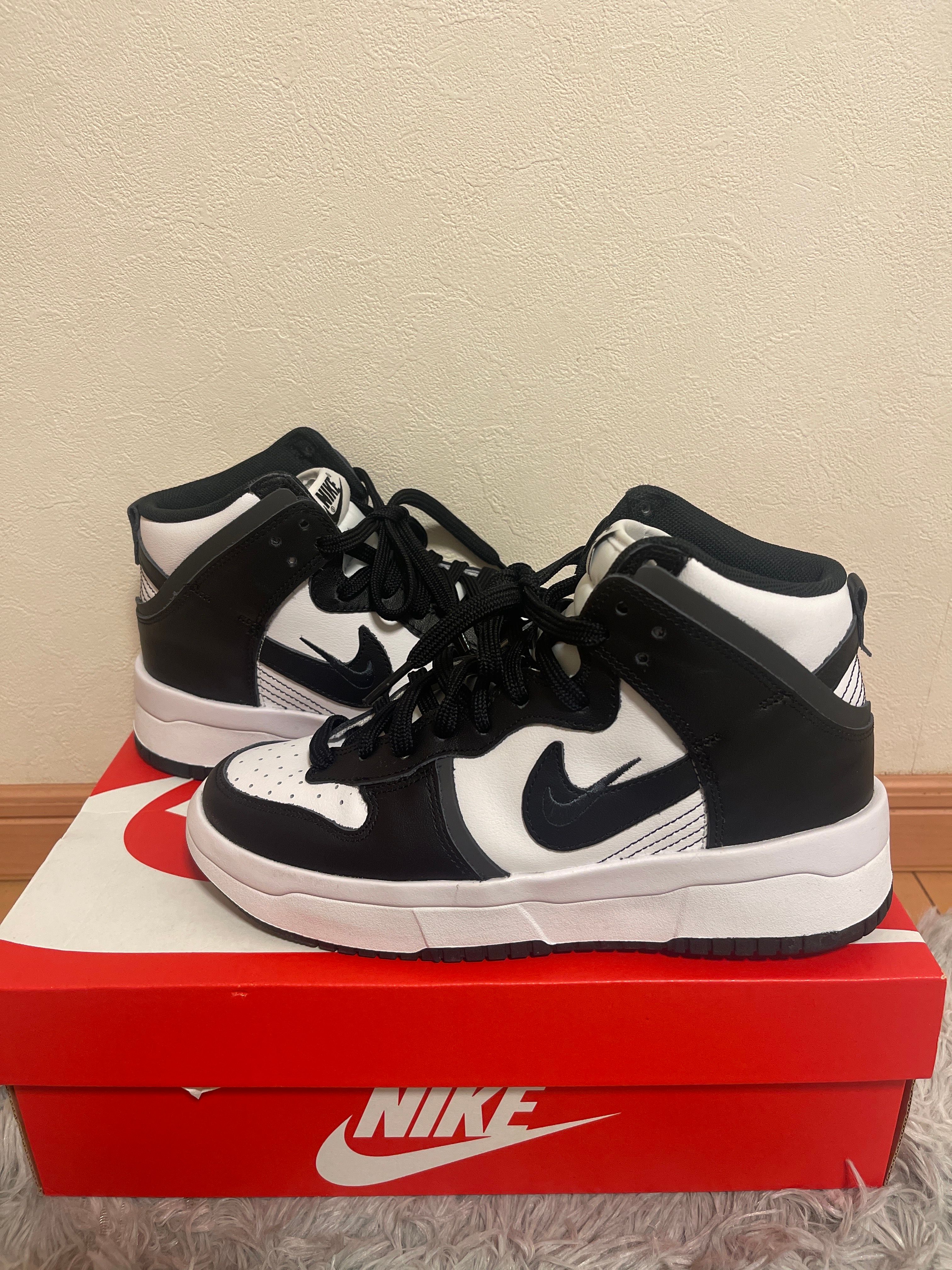 NIKE Women's DUNK HIGH UP "WHITE/BLACK"