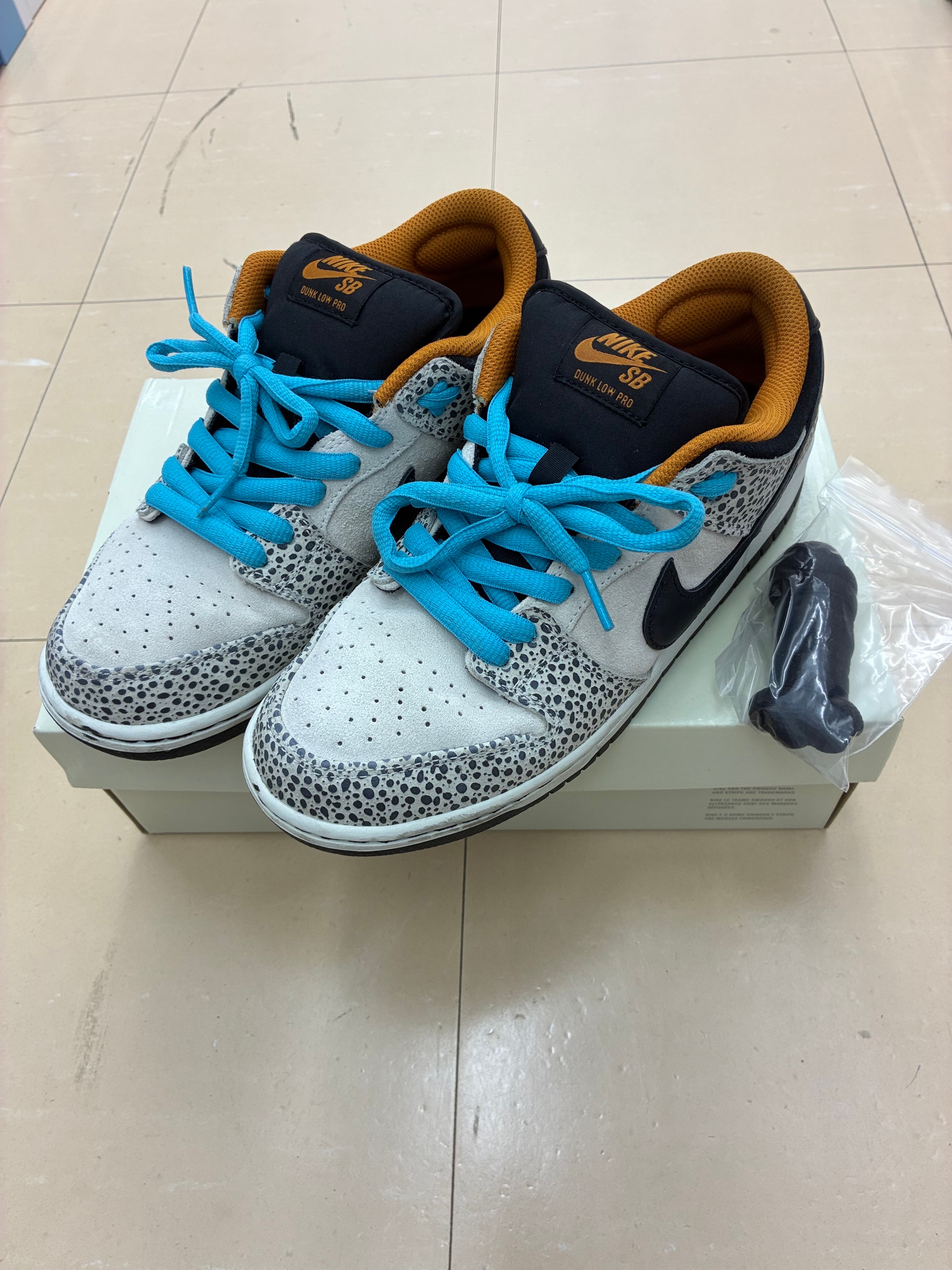 Nike SB Dunk Low Pro Electric Safari "Phantom and Black"