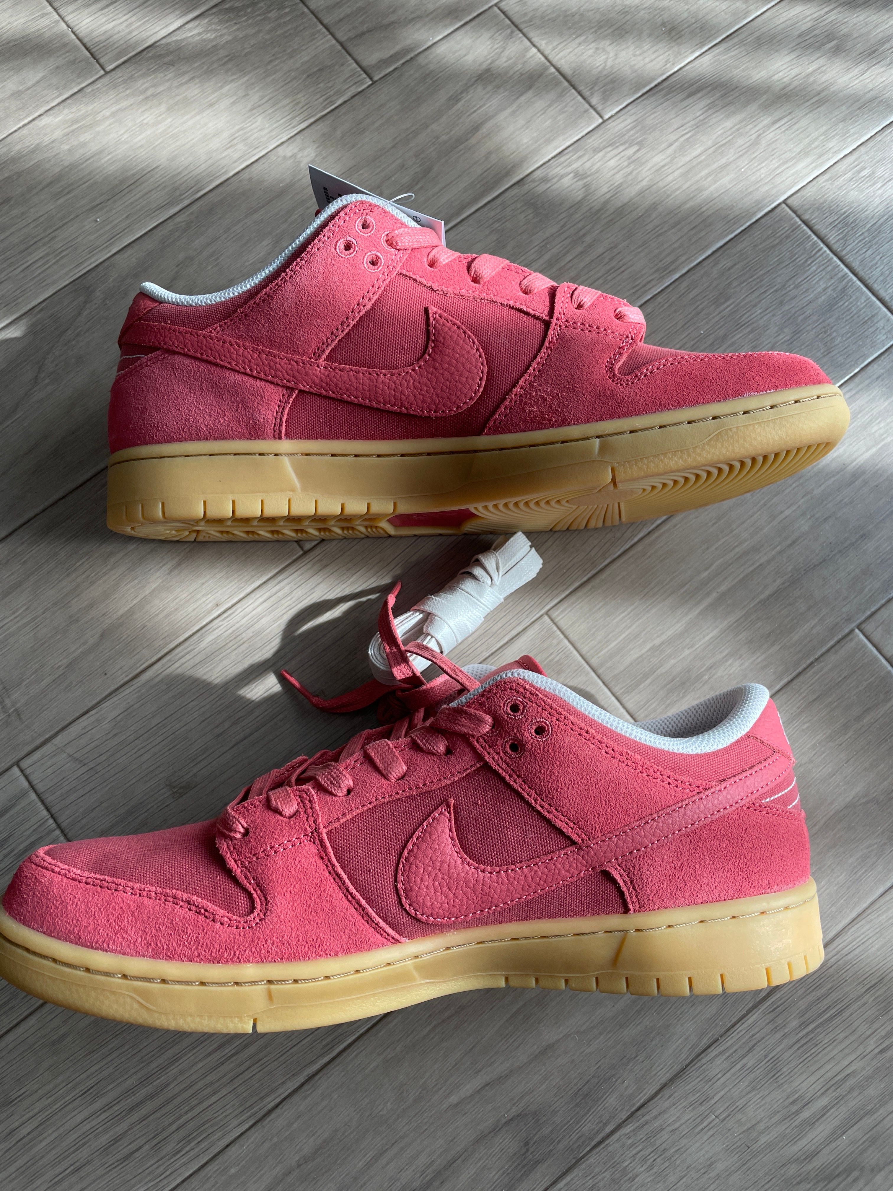 Nike SB Dunk Low "Adobe"