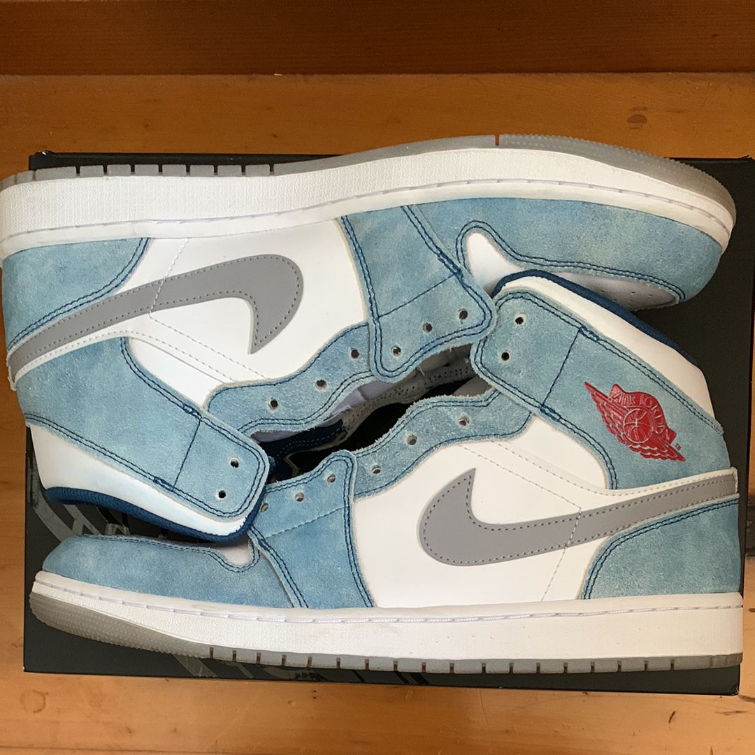 Nike Air Jordan 1 Mid SE "White/Hyper Royal/Red"