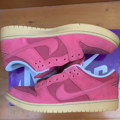 Nike SB Dunk Low "Adobe"