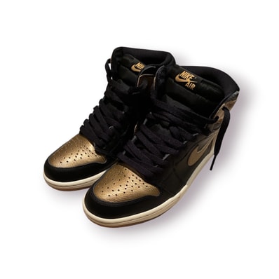Nike Air Jordan 1 Retro High OG "Black and Gold"
