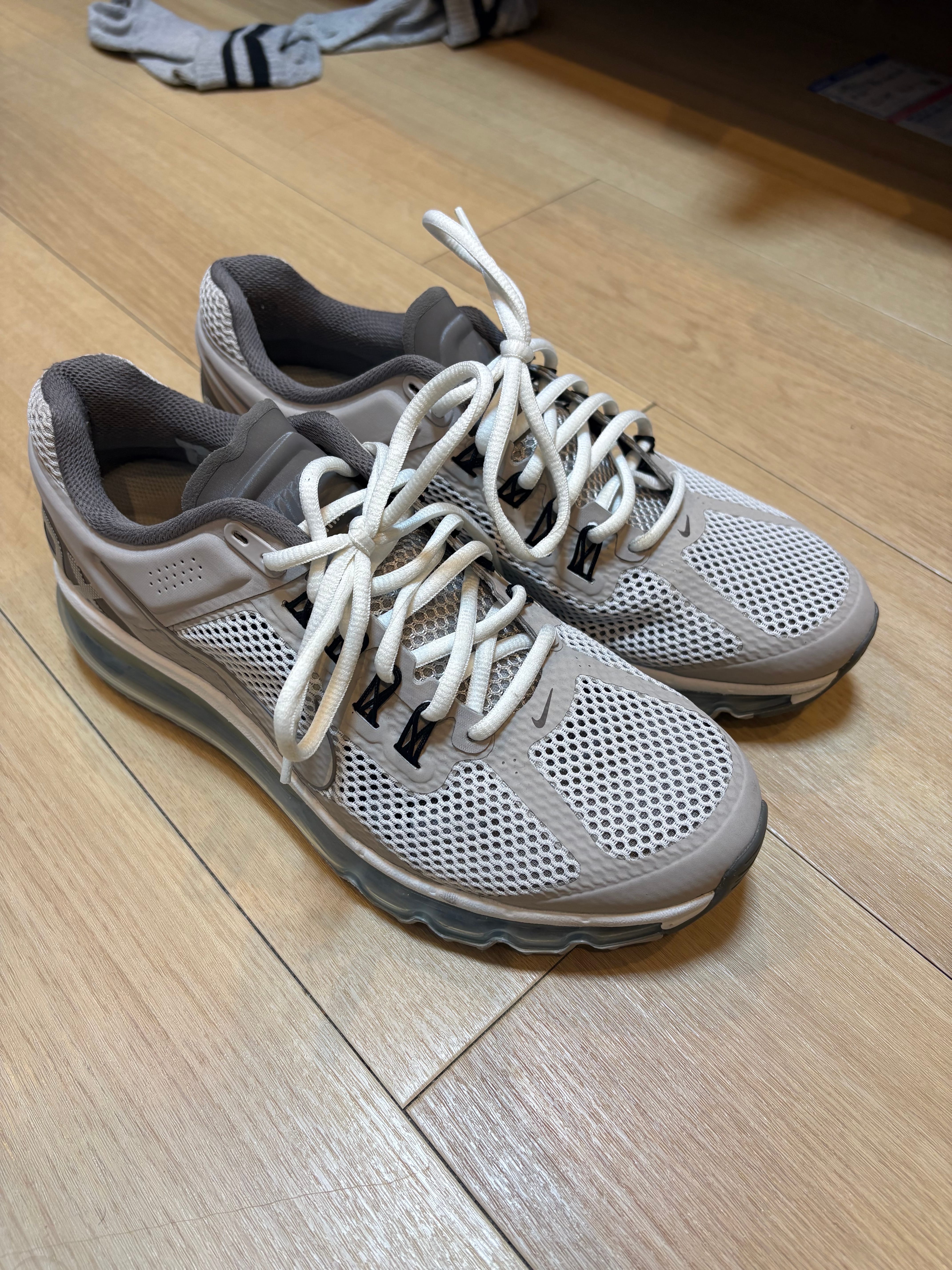 Nike Air Max 2013 "Photon Dust/Light Iron All/Summit White/Flat Pewter"