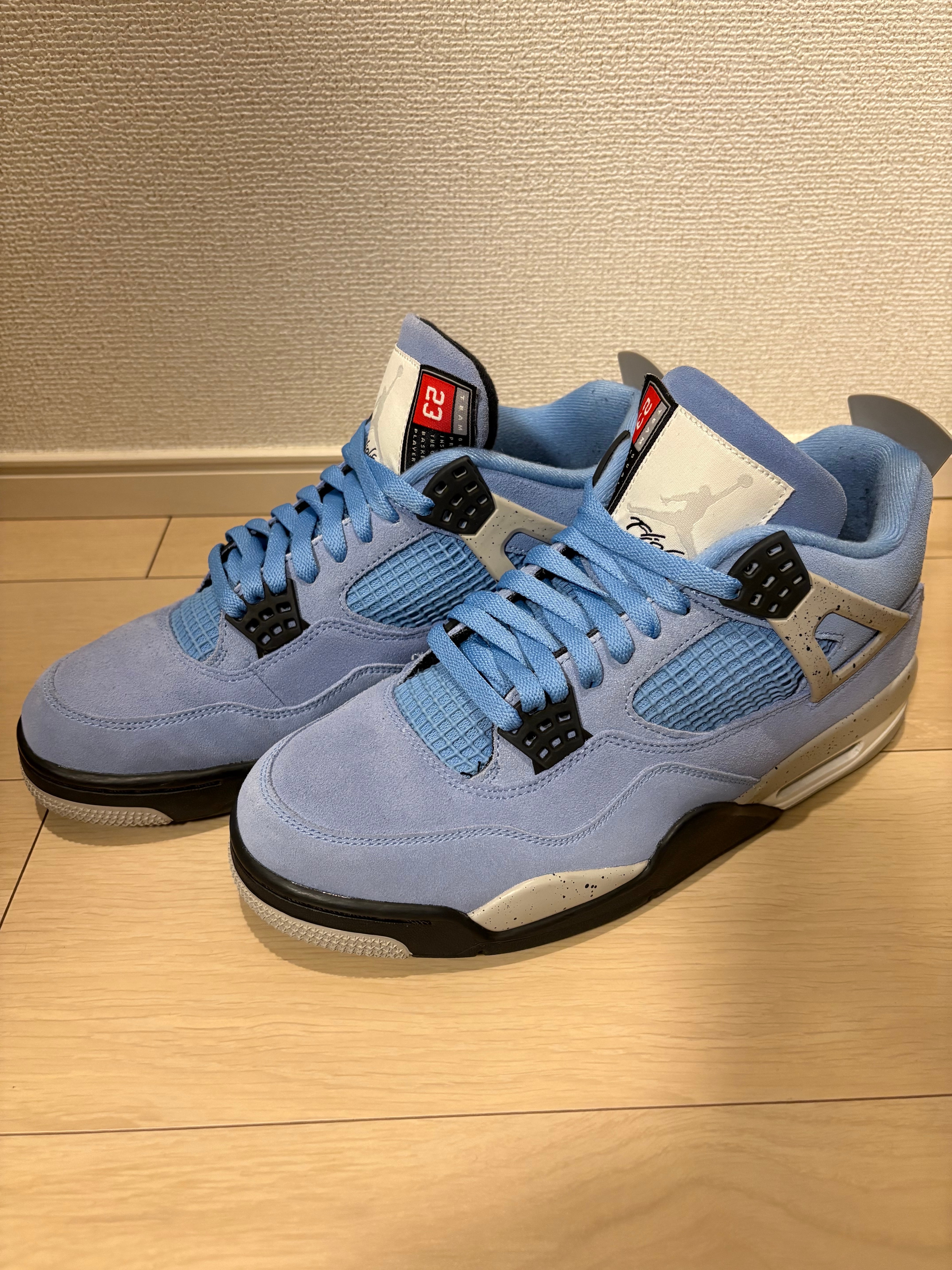 ナイキ エアジョーダン4 "ユニバーシティブルー"