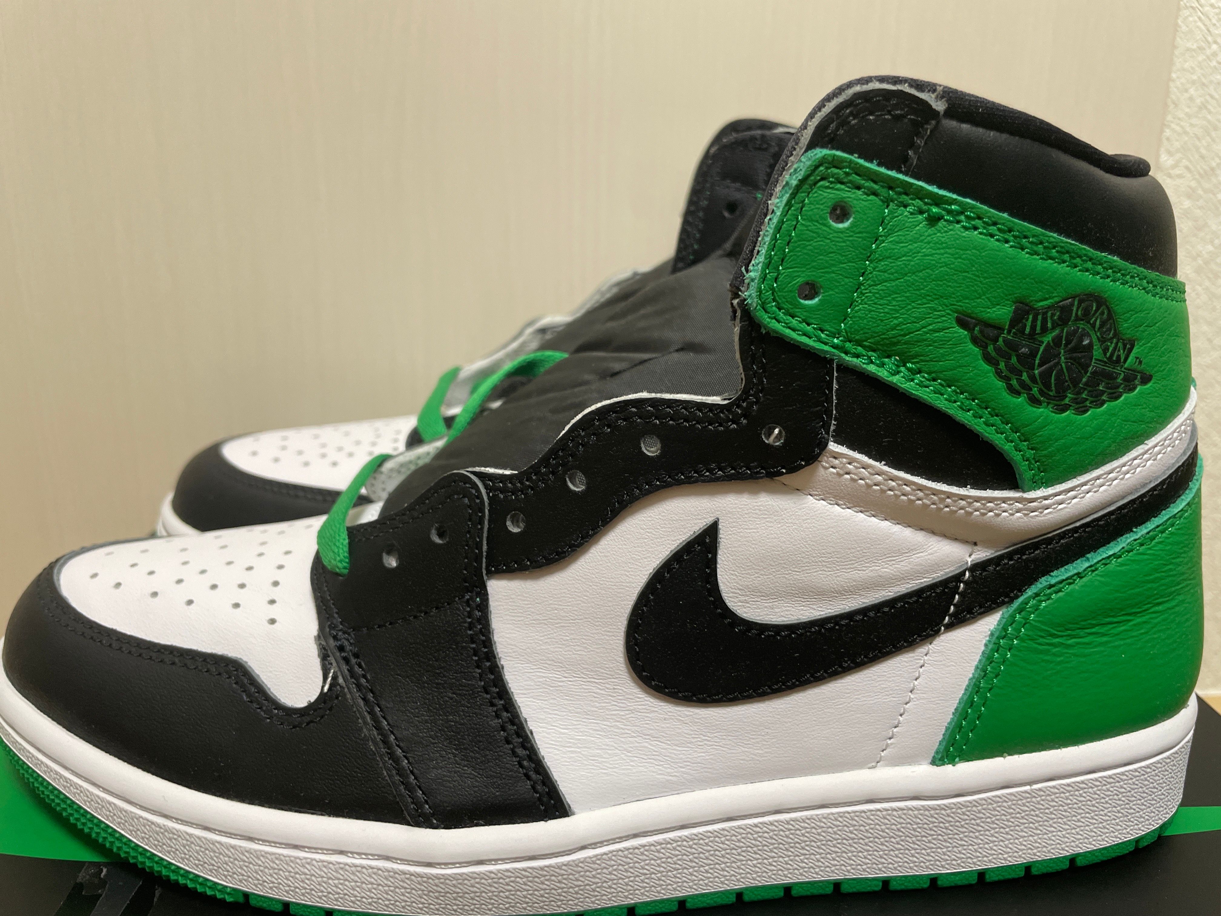 Nike Air Jordan 1 Retro High OG "Celtics/Black and Lucky Green" (2023)