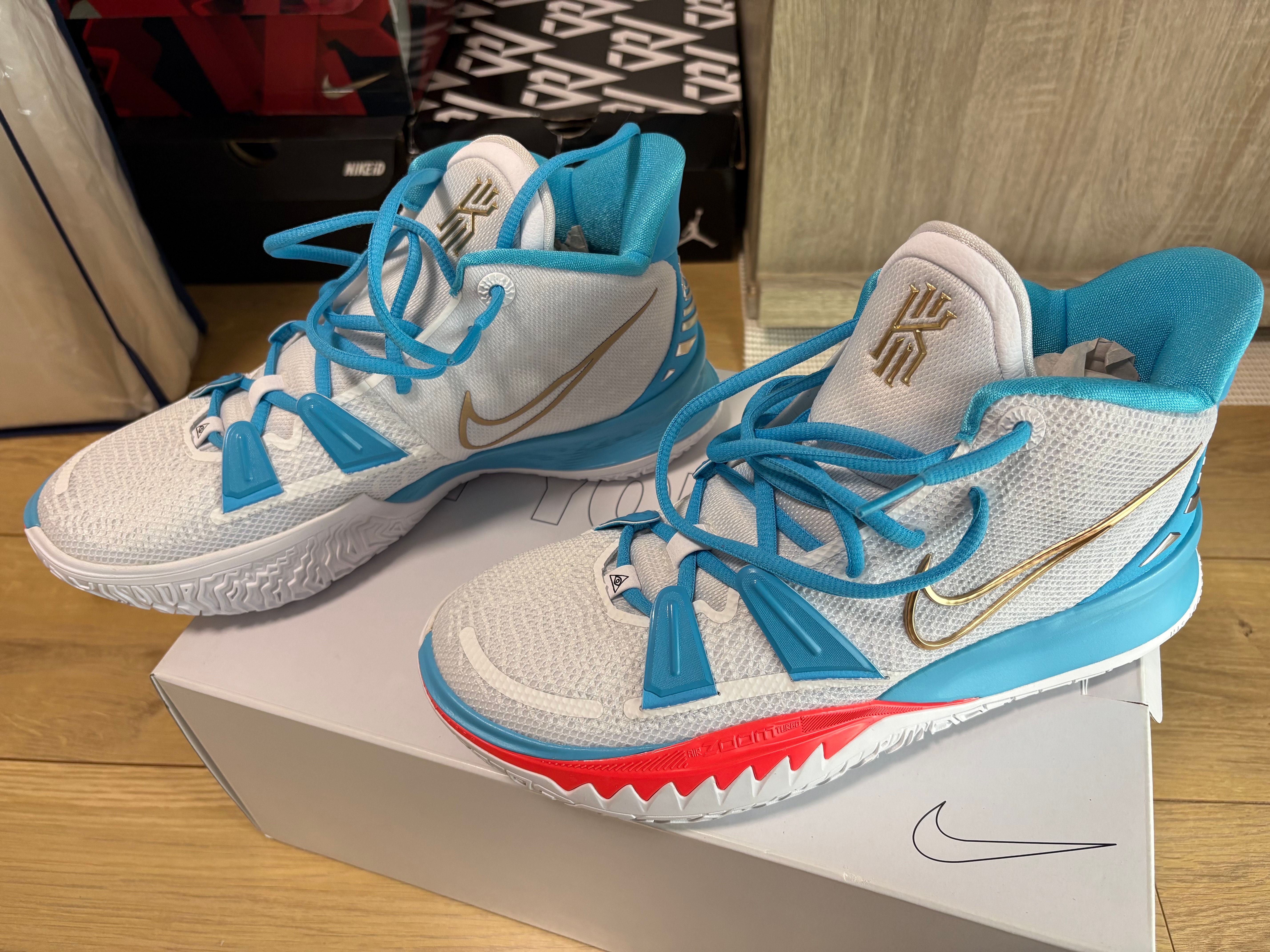 ナイキ カイリー7 "ペール アイボリー"