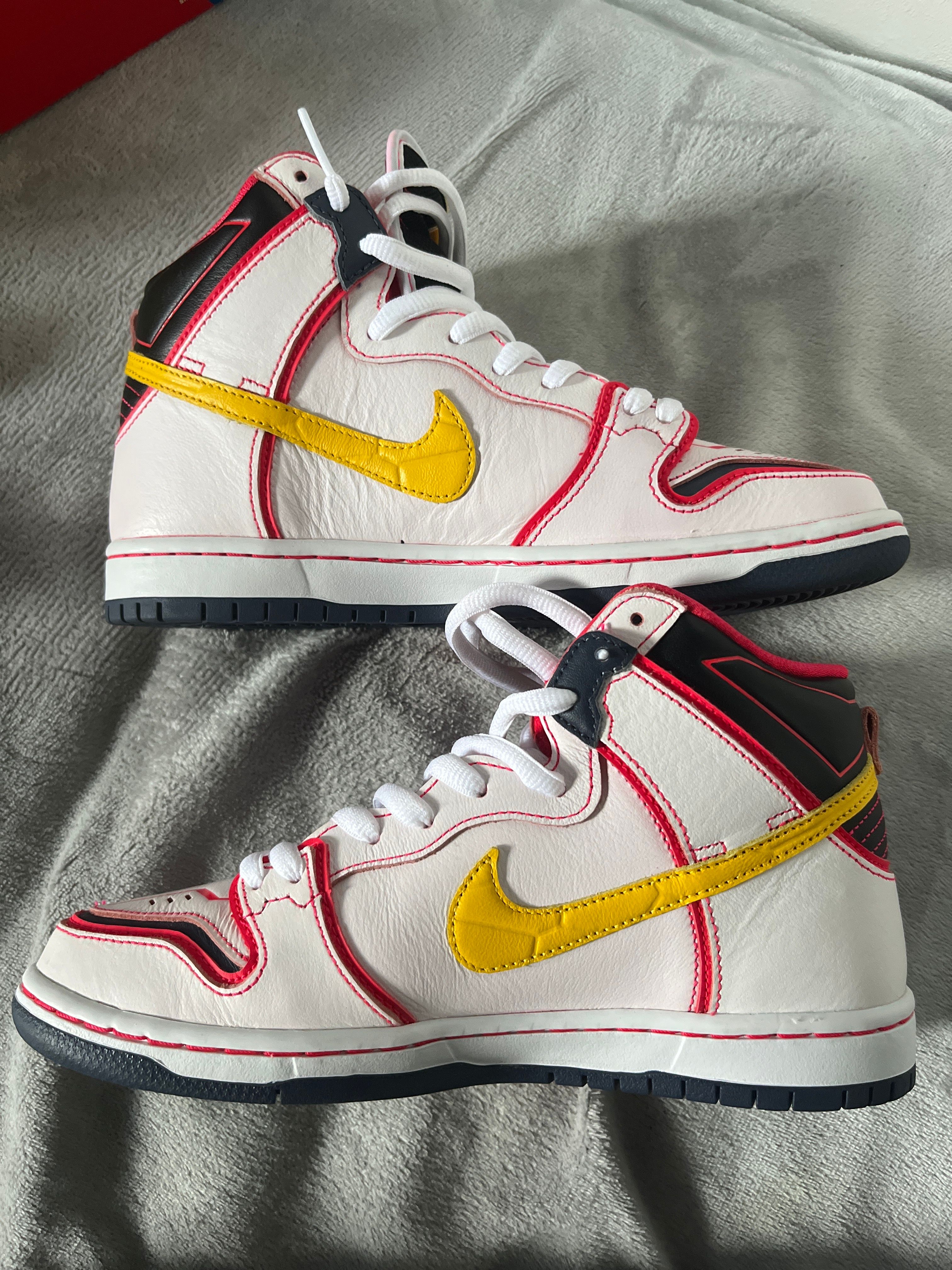 Gundam Unicorn × Nike SB Dunk High PRO QS "UNICORN"