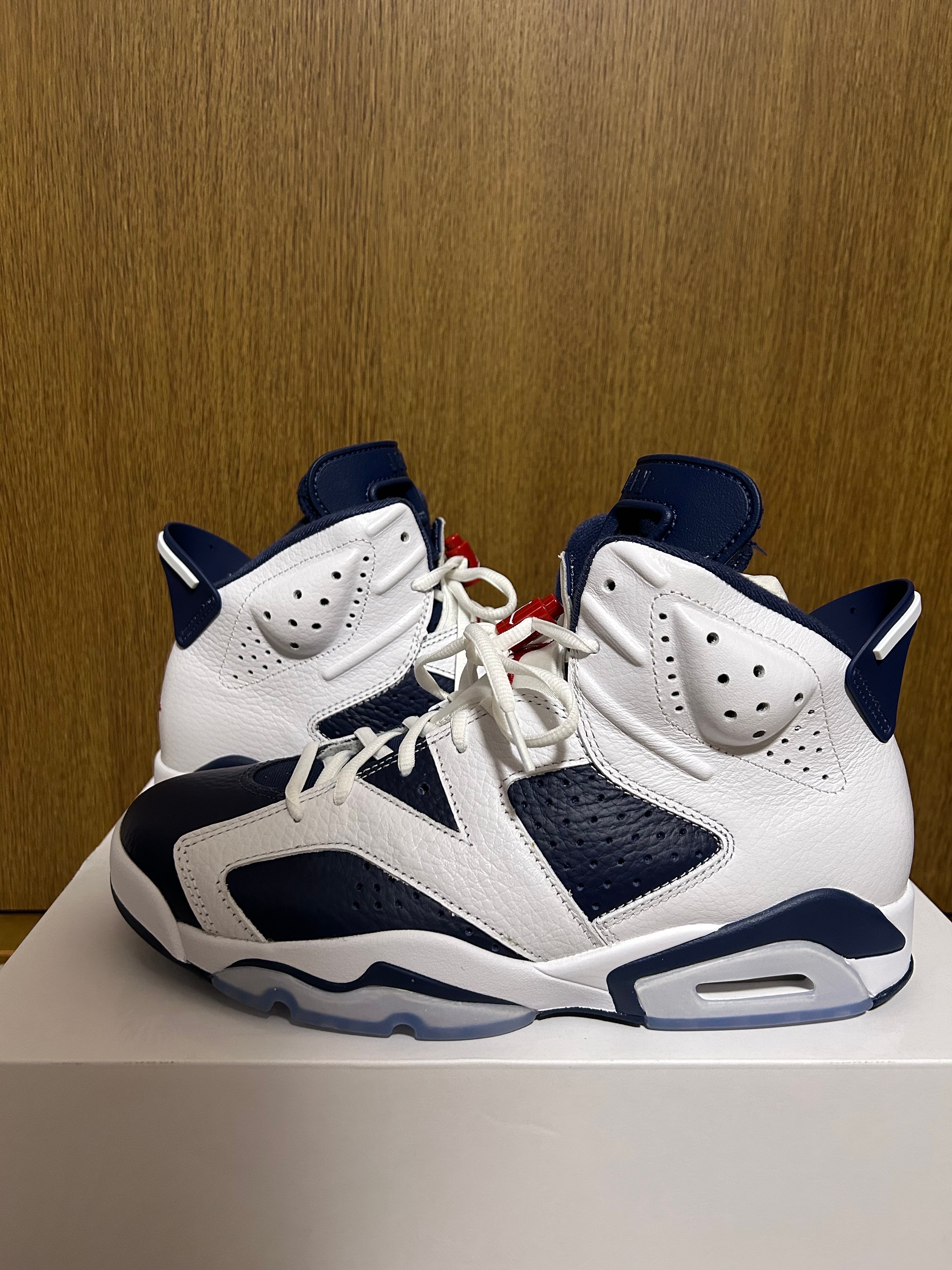 Nike Air Jordan 6 Retro "White and Midnight Navy"