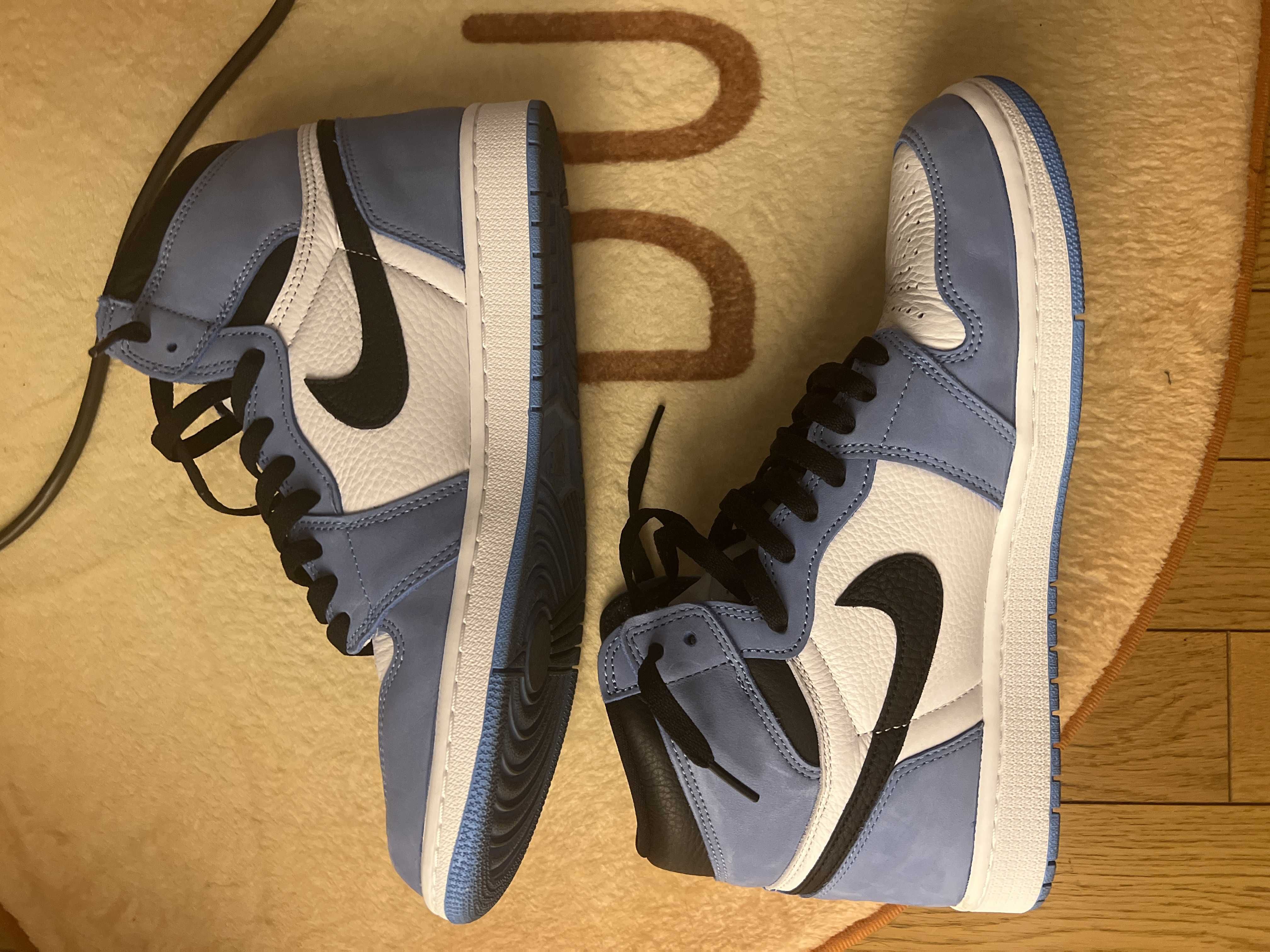 Nike Air Jordan 1 High OG "University Blue"