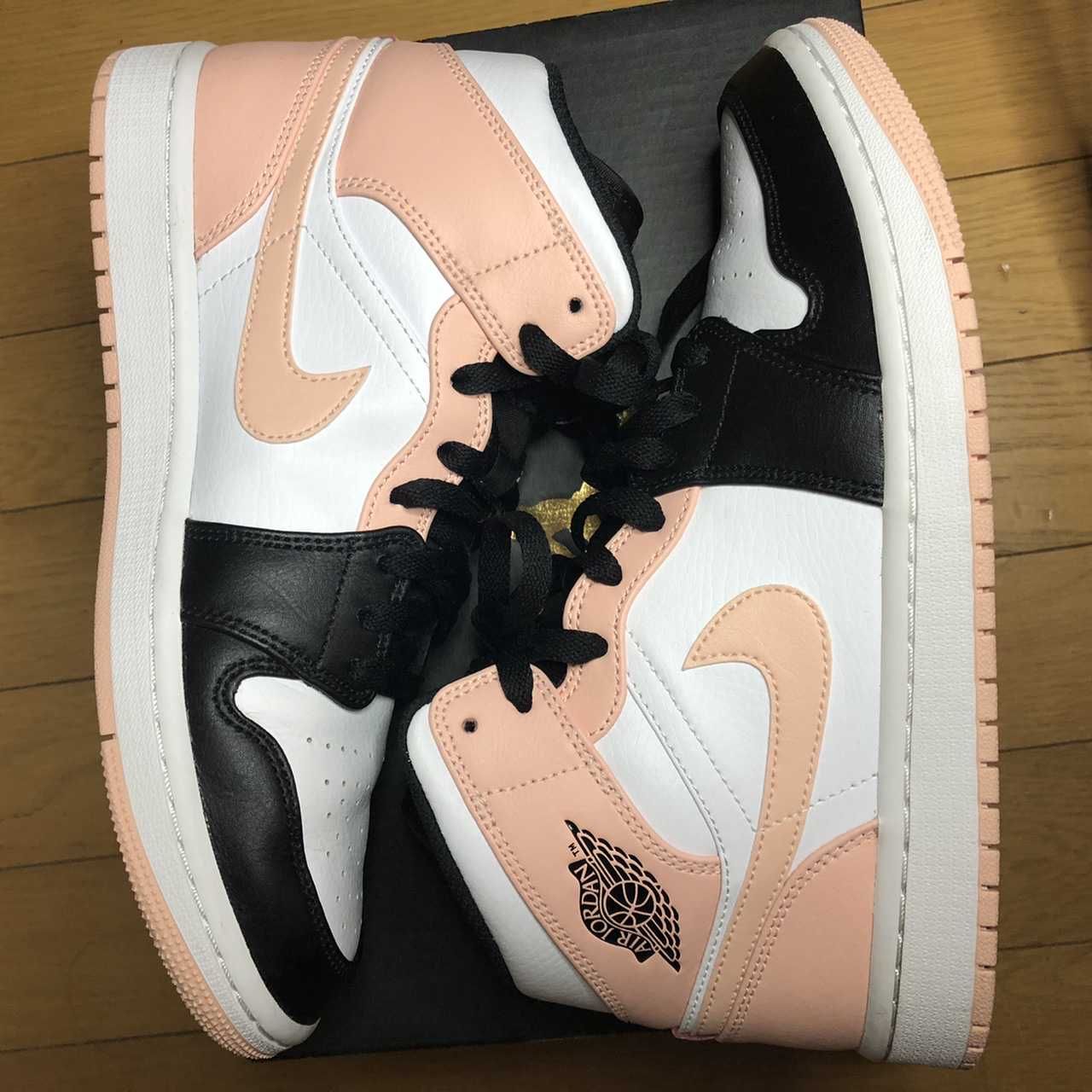 NIKE AIR JORDAN 1 MID "WHITE/BLACK/CRIMSON TINT"