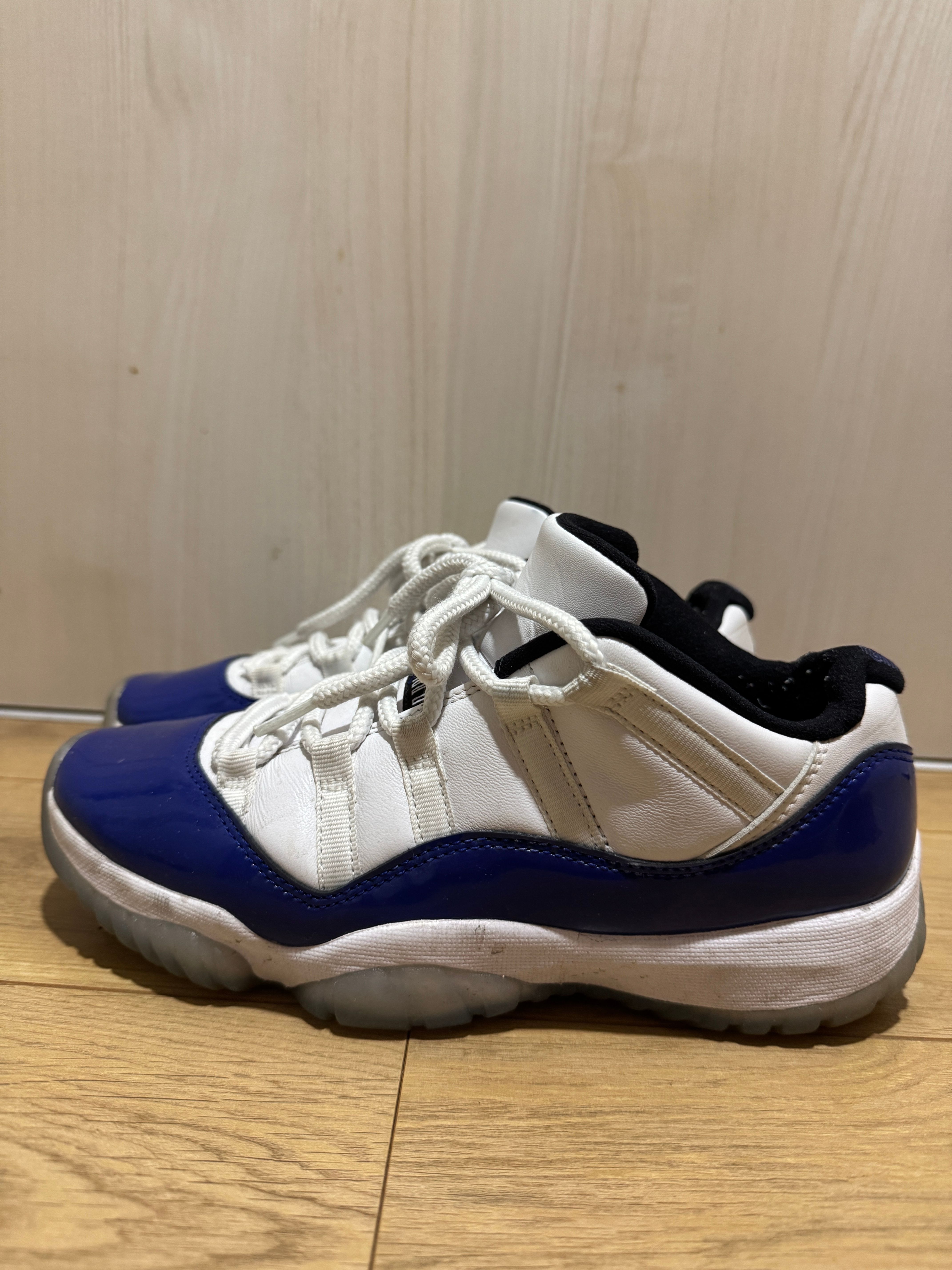 NIKE Women's AIR JORDAN 11 LOW "CONCORD SKETCH"