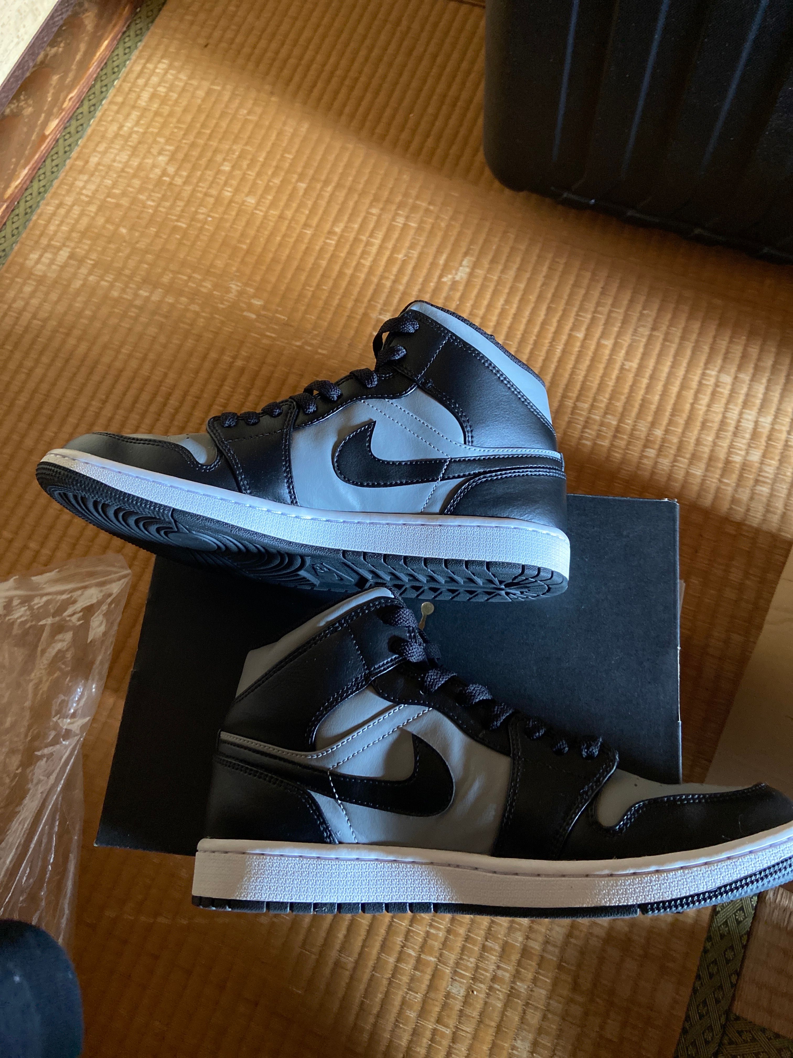 Nike Air Jordan 1 Mid "Shadow"