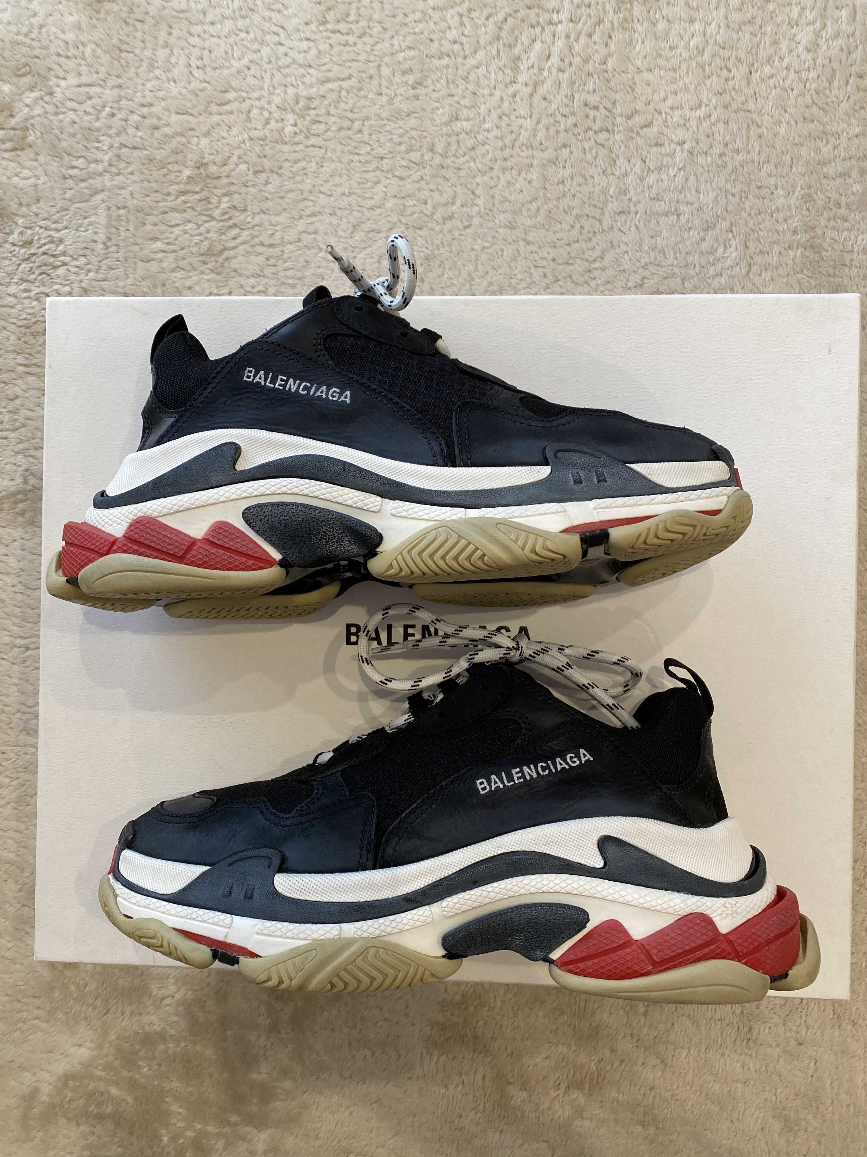 BALENCIAGA Triple S "Black/Red"