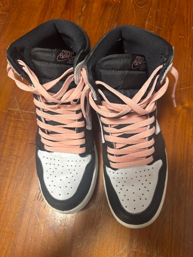 Nike Air Jordan 1 High OG "Bleached Coral"