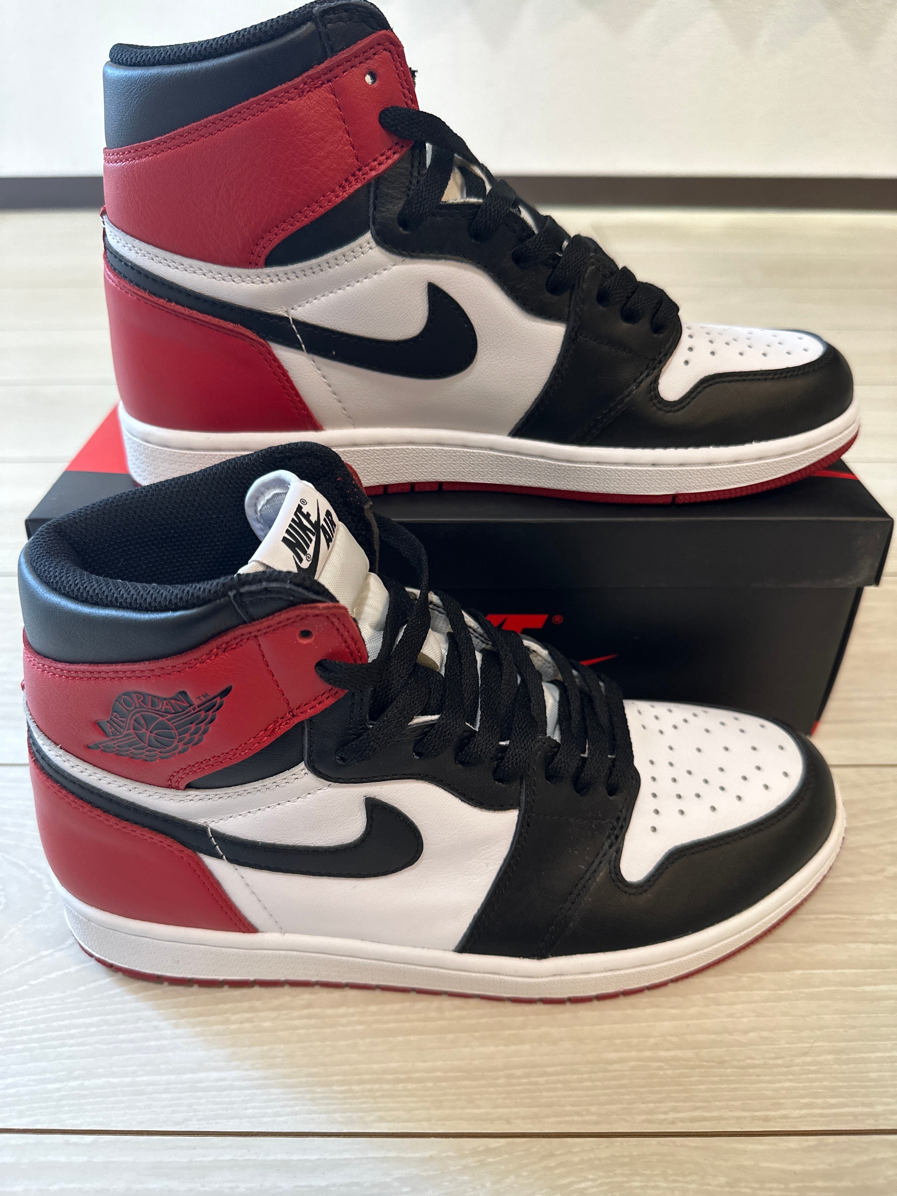 Nike Air Jordan 1 Retro High OG "Black Toe"(2016)