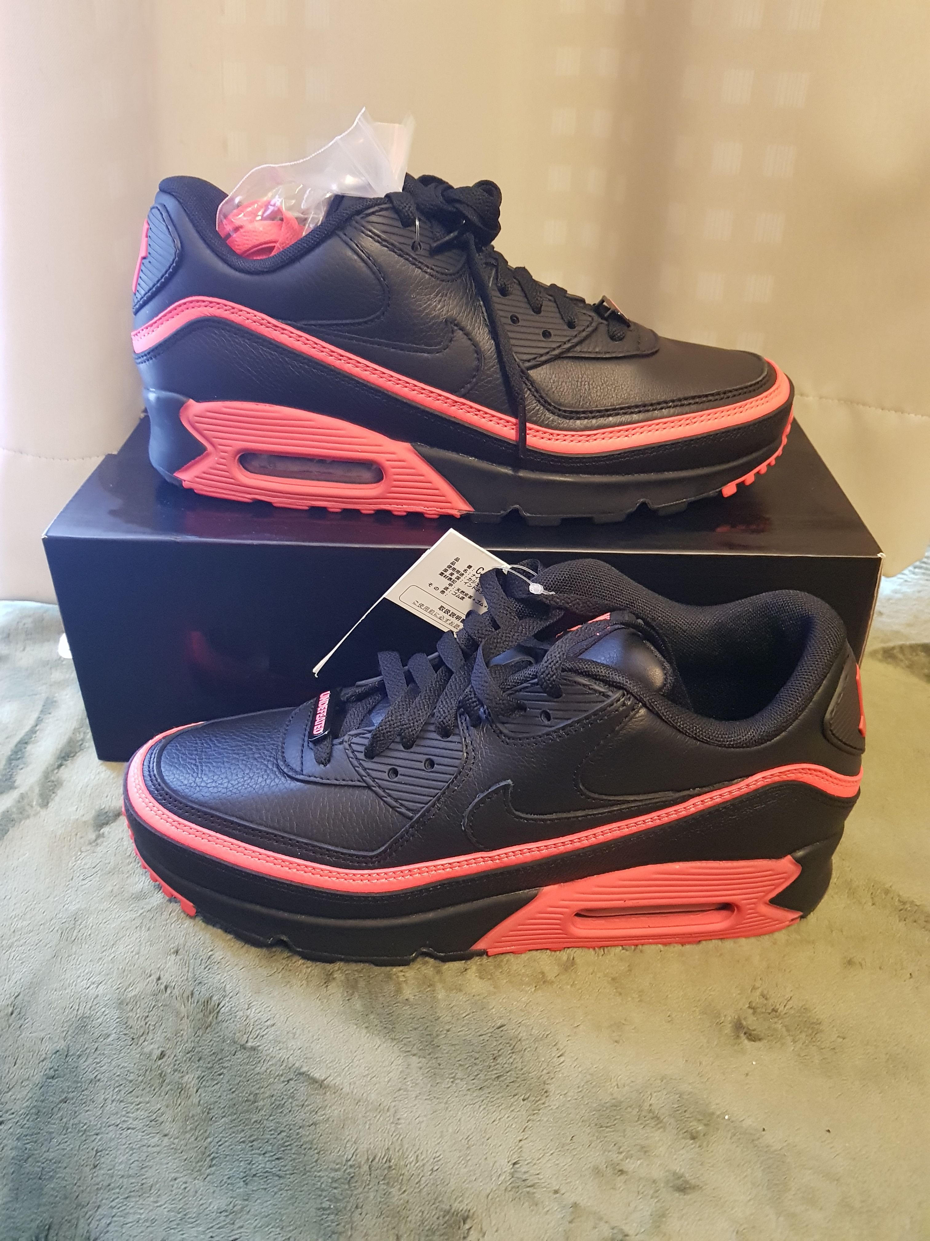 UNDEFEATED × Nike Air Max 90 "Black/Red"