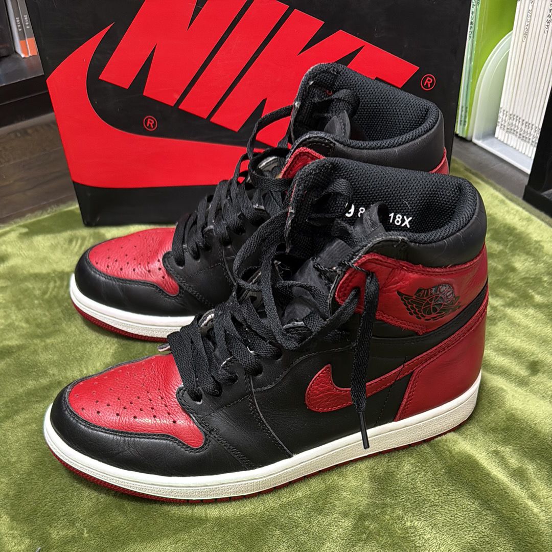 Nike Air Jordan 1 Retro High OG "Bred/Banned" (2016)