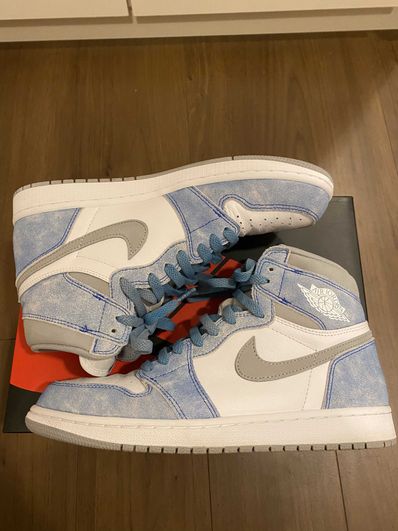 Nike Air Jordan 1 High OG "Hyper Royal"