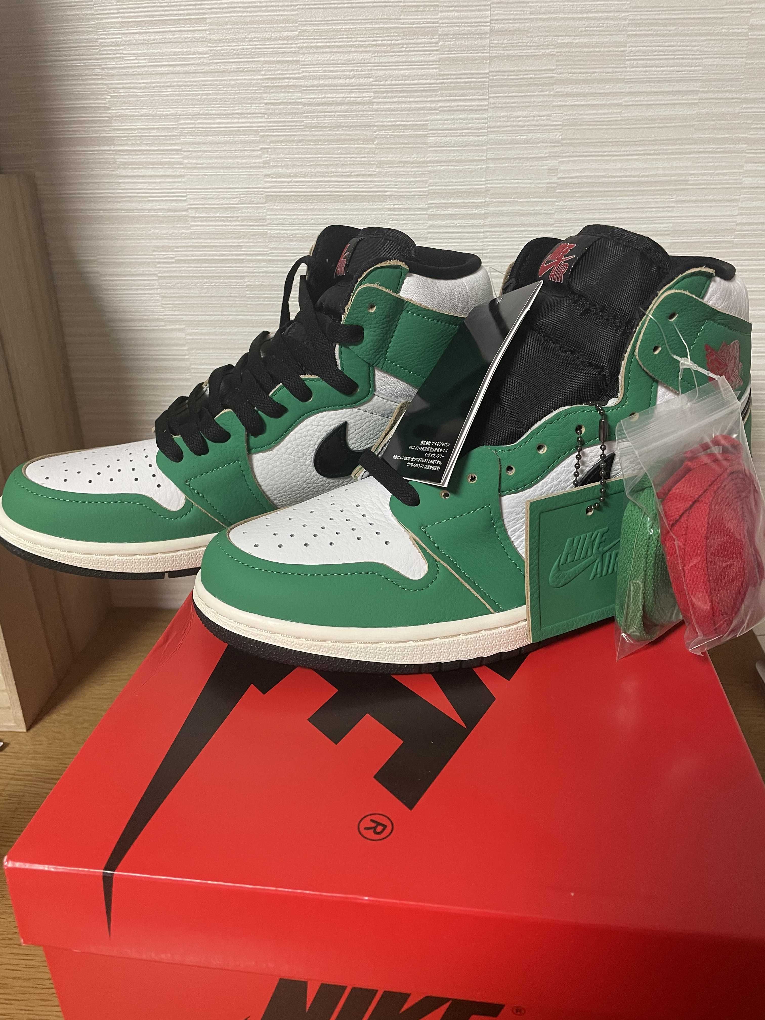 Nike Women's Air Jordan 1 High OG "Lucky Green/White-Sail-Black"   