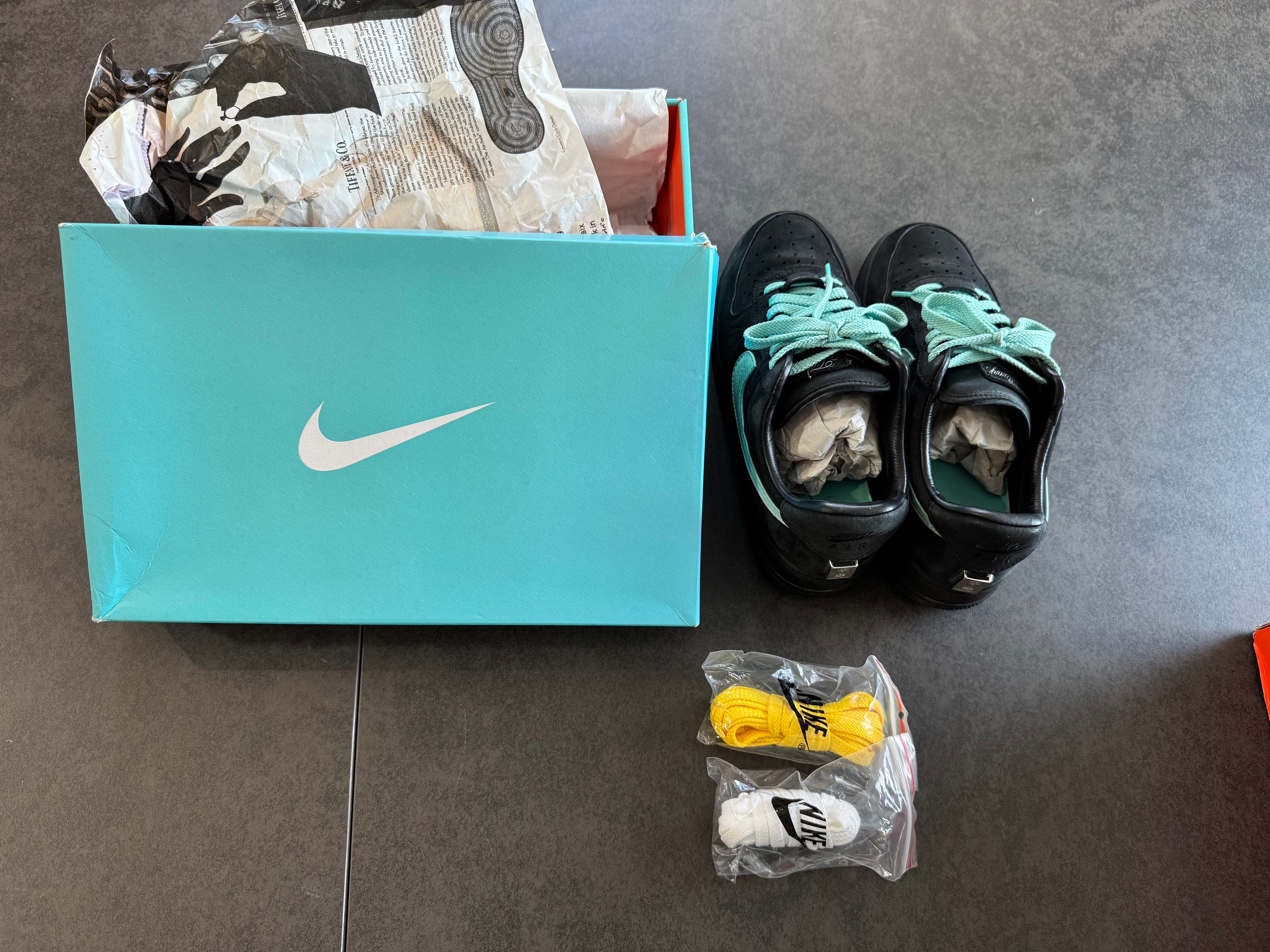 Tiffany & Co. × Nike Air Force 1 Low "1837"