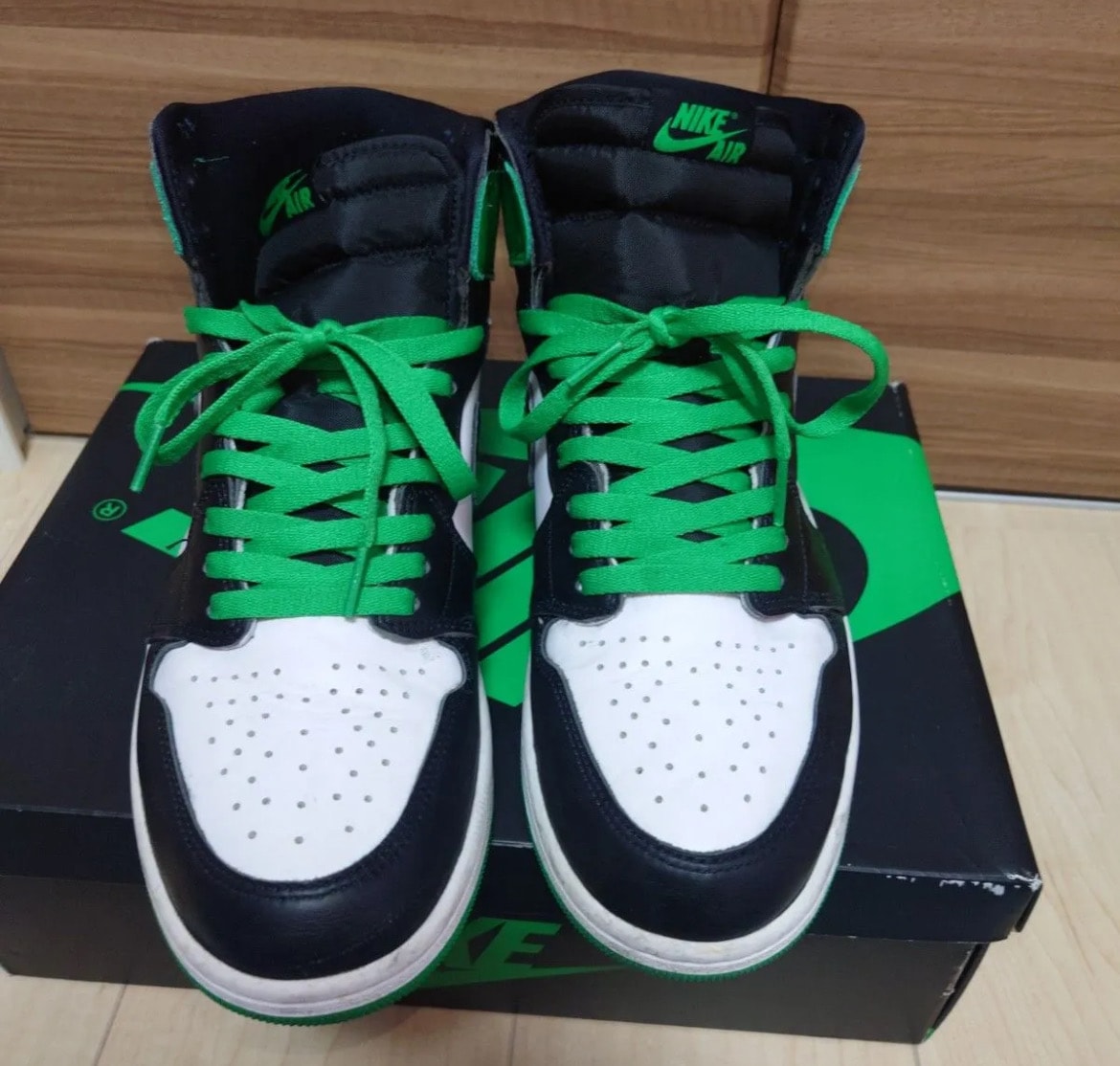 Nike Air Jordan 1 Retro High OG "Celtics/Black and Lucky Green" (2023)