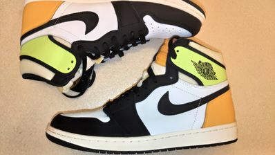 Nike Air Jordan 1 High OG "Volt Gold"