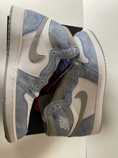 Nike Air Jordan 1 High OG "Hyper Royal"